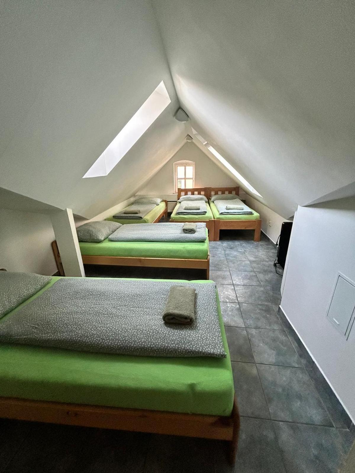 Zmrzlinovy Domecek Apartment Mikulov Bagian luar foto
